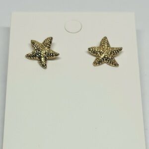 NWOT Gold Starfish Earrings